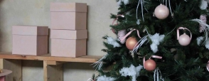 Peindre vos boules de Noël en Rosé Gold : élégant, doux et typiquement Decoration